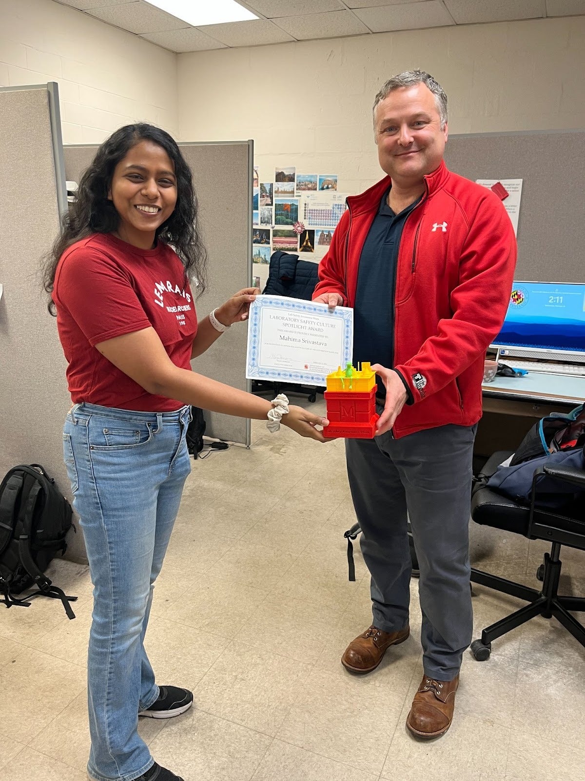 Mahima Srivastava, Research Graduate Assistant, ENGR – Chemical & Biomolecular Engineering, receives the Laboratory Safety Culture Spotlight Award alongside John Rutledge, Industrial Hygienist at ESSR.